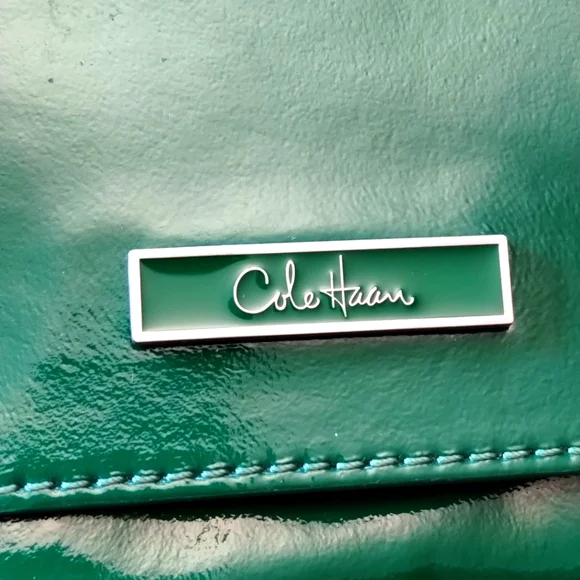 Cole Haan Leather Green Wristlet Wallet Patent Leather Clutch - X Large- GUC - Picture 16 of 17